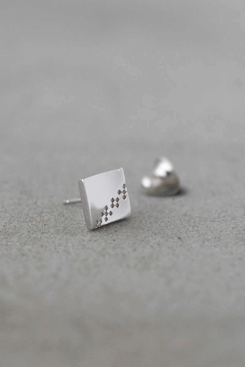 # a piece [ 0419 ]