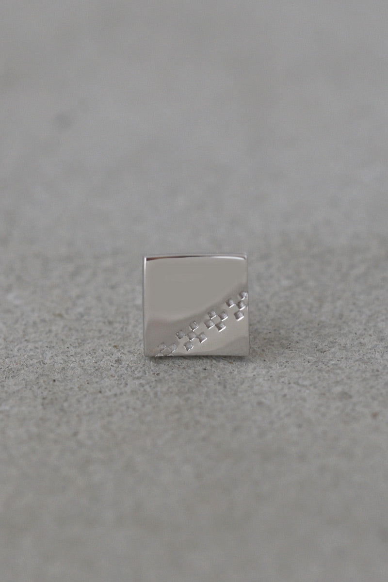 # a piece [ 0419 ]